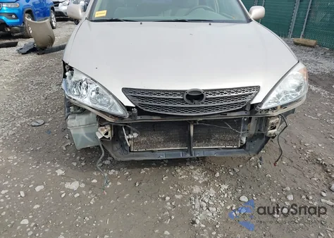 2004 Toyota Camry Le V6 from USA, damaged, VIN 4T1BF30KX4U063885